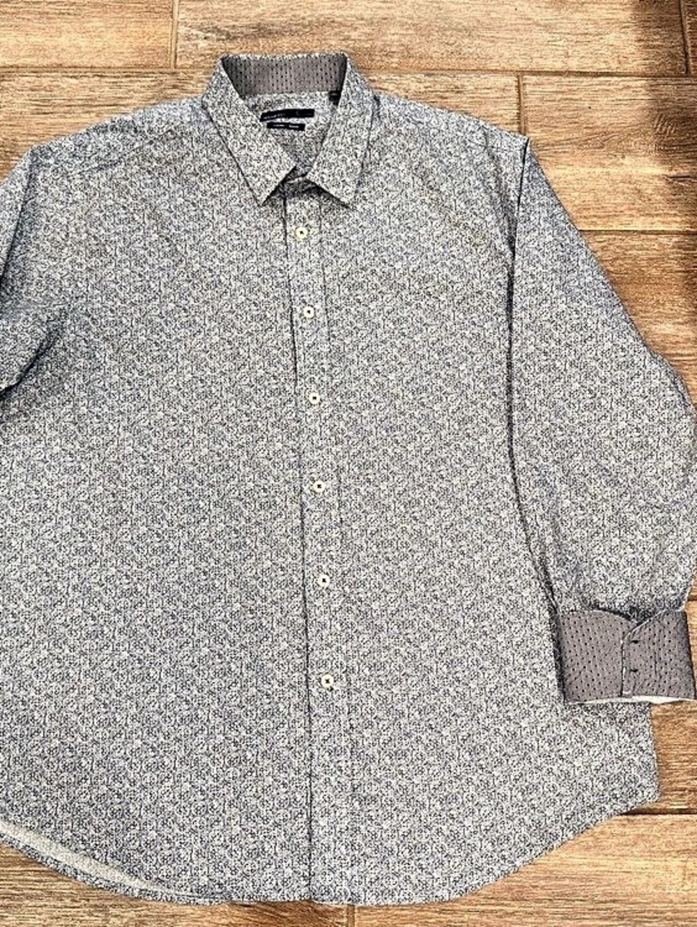 Quiet Paisley Button Down in Blue & White XL Like New